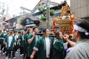 鳥越神社祭り